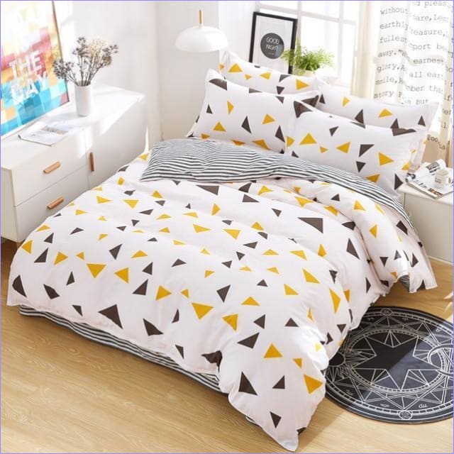 Wit Scandinavisch Dekbedovertrek En Kleine Driehoekjes